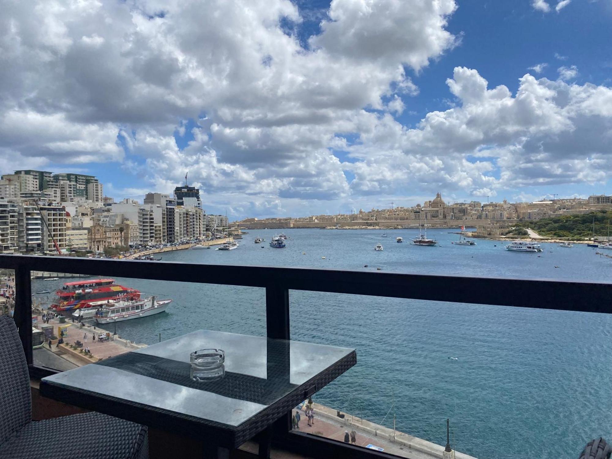 Seafront Harbour Haven - Steps To Ferry, Shops And Beaches Sliema Exterior photo